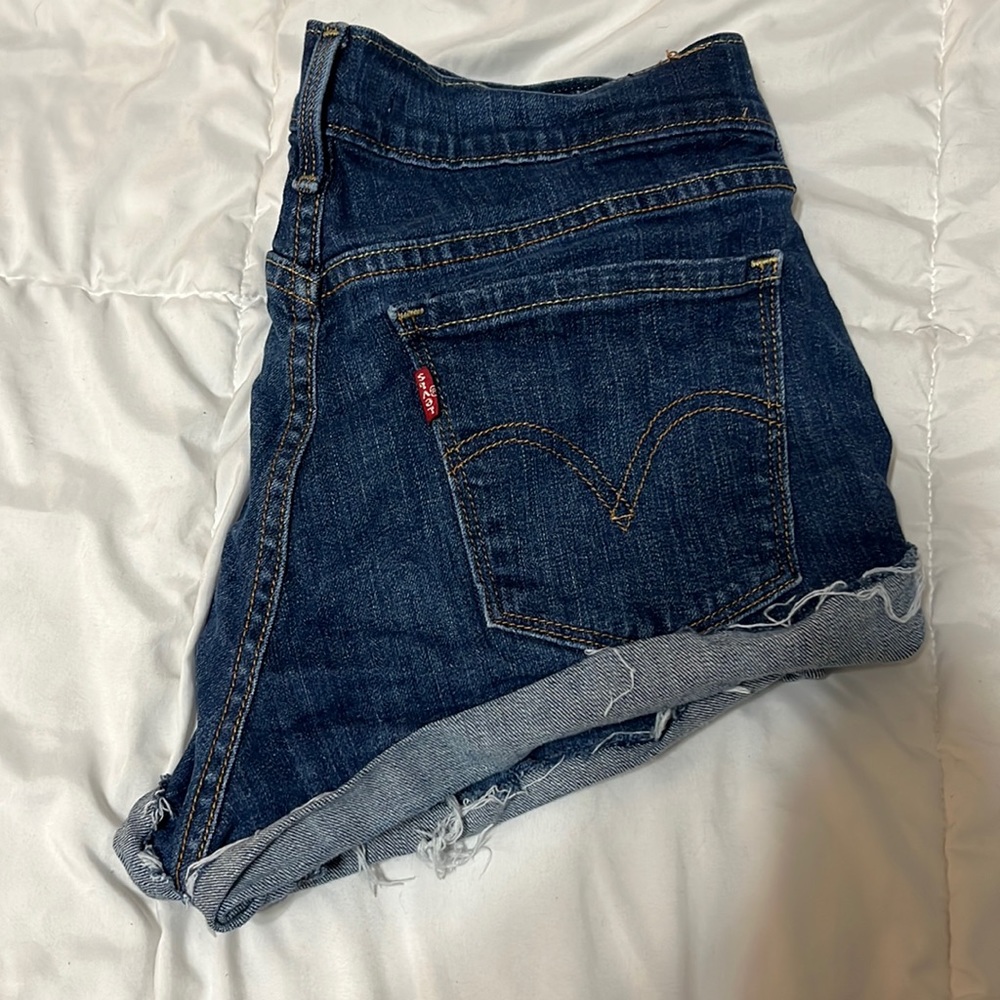 Levi’s women’s shorts size 8505, straight dark wash navy blue